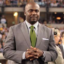 Former Rams running back Marshall Faulk believes the Patriots cheated in the 2002 Super Bowl. (Jamie Squire/Getty Images Sport)